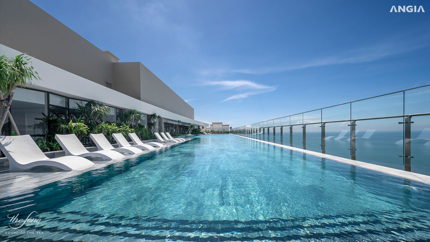 Toàn cảnh hồ bơi vô cực tại tầng 36 của The Sóng Vũng Tàu. homestay Vũng Tàu cho cặp đôi, homestay Vũng Tàu lãng mạn, homestay Vũng Tàu view biển, homestay Vũng Tàu giá rẻ, review homestay Vũng Tàu, homestay Vũng Tàu có bồn tắm, homestay Vũng Tàu 2 người, homestay Vũng Tàu Bãi Sau