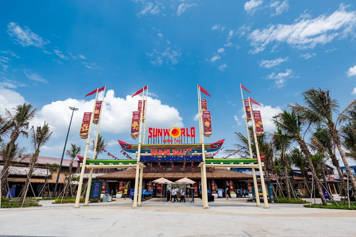Cổng chào hoành tráng của khu đô thị Blanca City dẫn vào Sun World Vũng Tàu